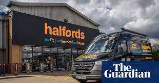 Shortage of mechanics leaves Halfords in a ditch