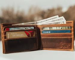 Bifold wallet for men