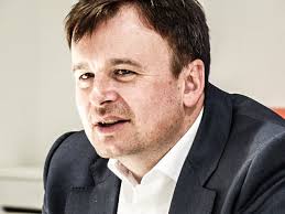 2014-03-24 08:08 autor: Wojciech Piechocki Drukuj. Miroslav Rakowski, szef T-Mobile Polska, stawia na energetykę, finanse, w przyszłości opiekę zdrowotną. - p1040653