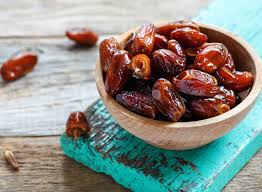The Health Benefits of Dates: A Dietitian