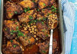 One Pan Roasted Chicken with Chickpeas: Greek Revithada me ...
