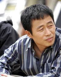 LEE Mun-sik: Actor: Hanyang University graduate LEE Moon-sik had an illustrious career on stage before making the switch the big screen in the late 1990s. - peo_10055401_1