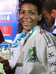 Rafaela Judo Medalha (Foto: Thierry Gozzer) Rafaela Silva sorri com a medalha de ouro no peito (Foto: Thierry Gozzer) - rafaela-judo-thierry-2