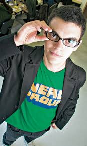 Em seu blog na internet, ele se apresenta como um nerd, mas o sucesso empresarial alcançado aos 24 anos provam que Marco Gomes é um web-empresário com ... - marco_gomes