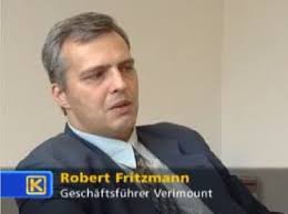 Immerhin sitzt ihm offensichtlich Dr. Robert Fritzmann im Nacken und ... - b9990