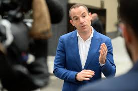Martin Lewis warns of travel insurance 'mistake' to avoid when booking your 
holiday
