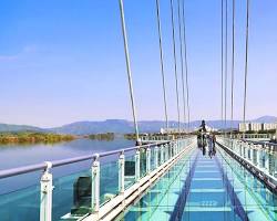 춘천 소양강 스카이워크 전경, AI로 생성