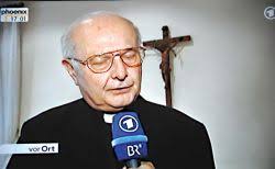 Wenn <b>Pater Gregor</b> jahrelang im <b>...</b> - middleZollitsch1
