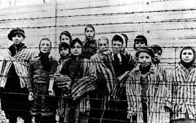 Resultado de imagem para Auschwitz, pelo menos uma vez na vida