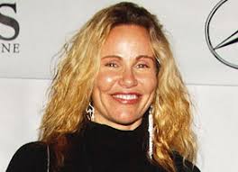 Tawny Kitaen Amy Graves/WireImage.com. UPDATE: Kitaen and her ex reached an undisclosed settlement April 15, 2009. Her lawyer would only say that his client ... - 285.kitaen.tawny.112206
