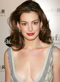 Anne Jacqueline Hathaway is an American actress. After several stage roles, she appeared in the 1999 ... - Anne-Hathaway1