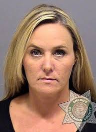 Horizon Air Flight Attendant Wendy Ronelle Dye has been arrested for allegedly stealing the iPad of a passenger. The arrest came after the owner used an App ... - wendy-ronelle-dye