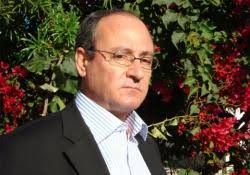 Kıbrıs Gazetesi eski Genel Yayın Yönetmeni Reşat Akar, Biokim şirketinin ürettiği gübrelerde kemik tozu ve CMC madeni olduğu iddialarıyla ilgili Lefkoşa ... - akar_yeni_5035e27a
