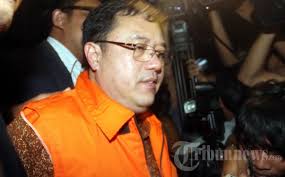 Direktur Utama PT Citra Mandiri Metalindo Abadi (CMMA) Budi Susanto keluar dengan menggunakan baju tahanan usai menjalani pemeriksaan KPK, Jalan Rasuna Said ... - 20130719_budi-susanto-ditahan-kpk_6504