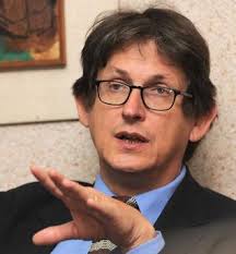 The Hindu ALAN RUSBRIDGER: &#39;We ought to use the information that is out there now... and become aggregators and analysers.&#39; Photo: M. Vedhan - IN19_RUSBRIDGER_221756e