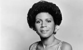 Lovin&#39; You was written by Minnie and her husband Richard Rudolph. It was produced by Stevie ... - minnie-riperton-4